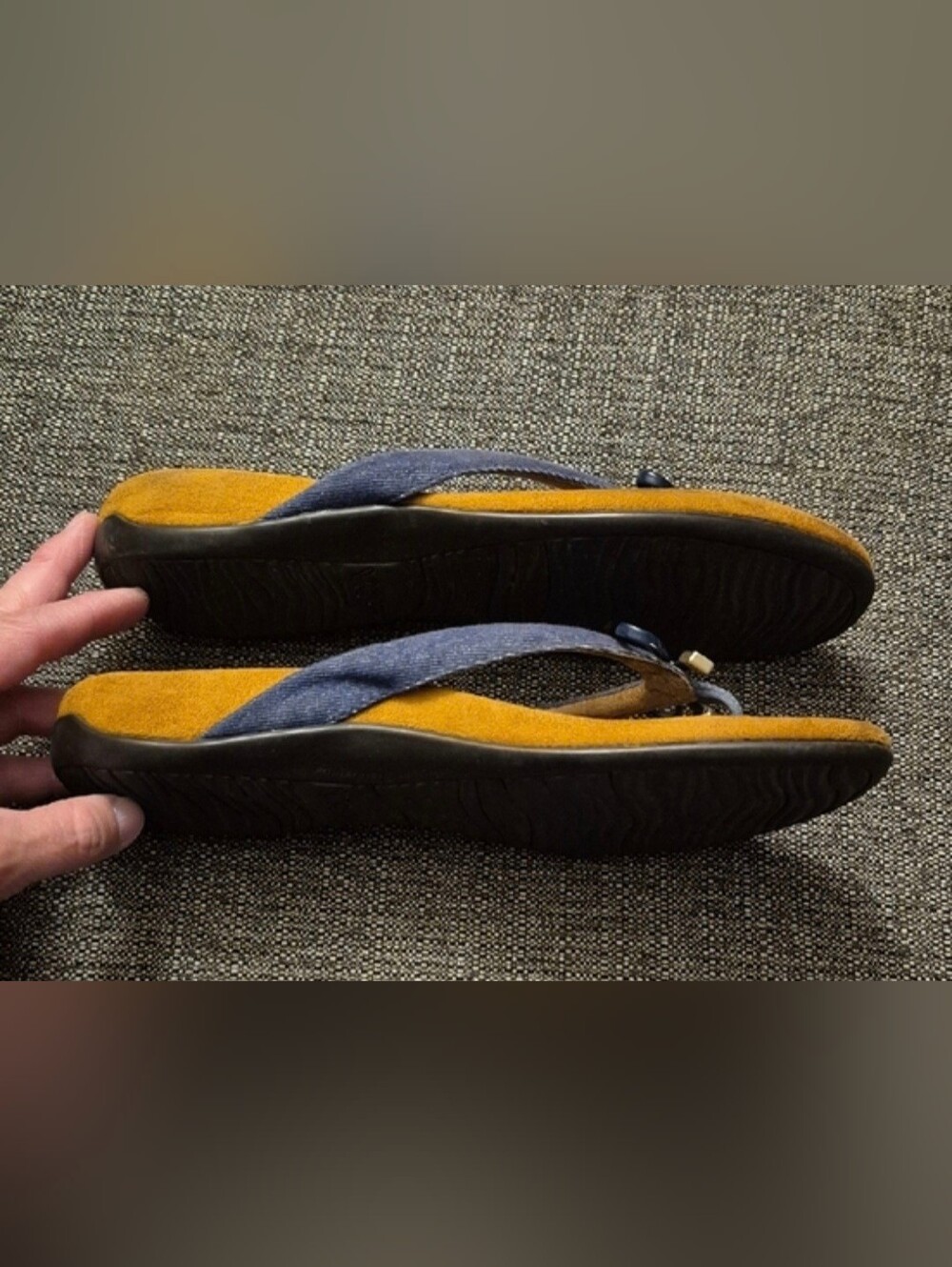 Vionic Sandals Size 8.5 - Picture 7 of 8